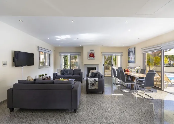 Theodora 1 Willa Protaras